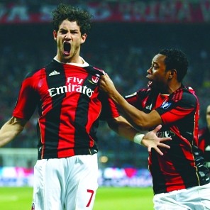  AC米兰德比战告捷，红黑军团重燃争冠希望